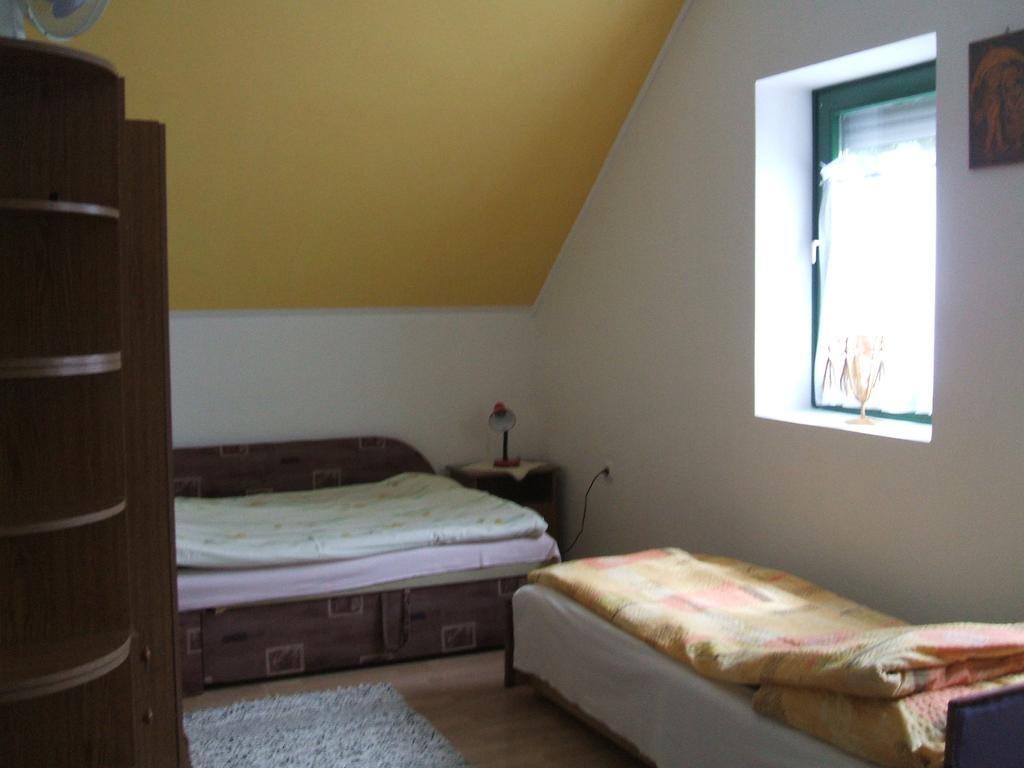 Abádszalók Feherszeker Apartmanok חדר תמונה
