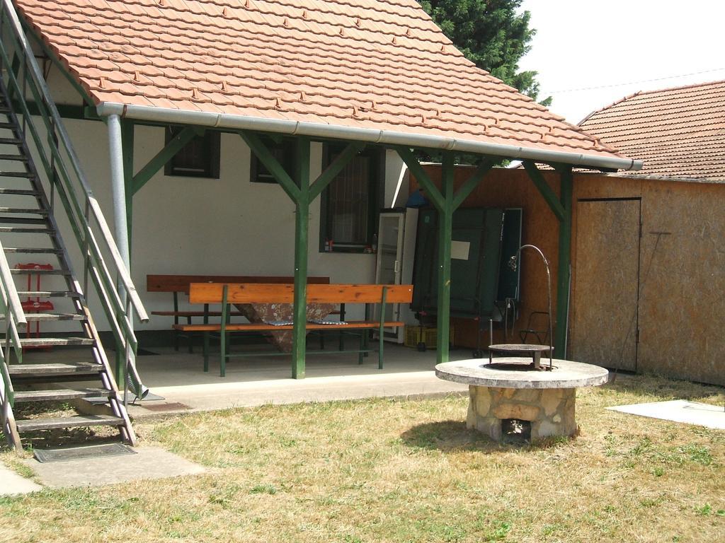 Abádszalók Feherszeker Apartmanok מראה חיצוני תמונה
