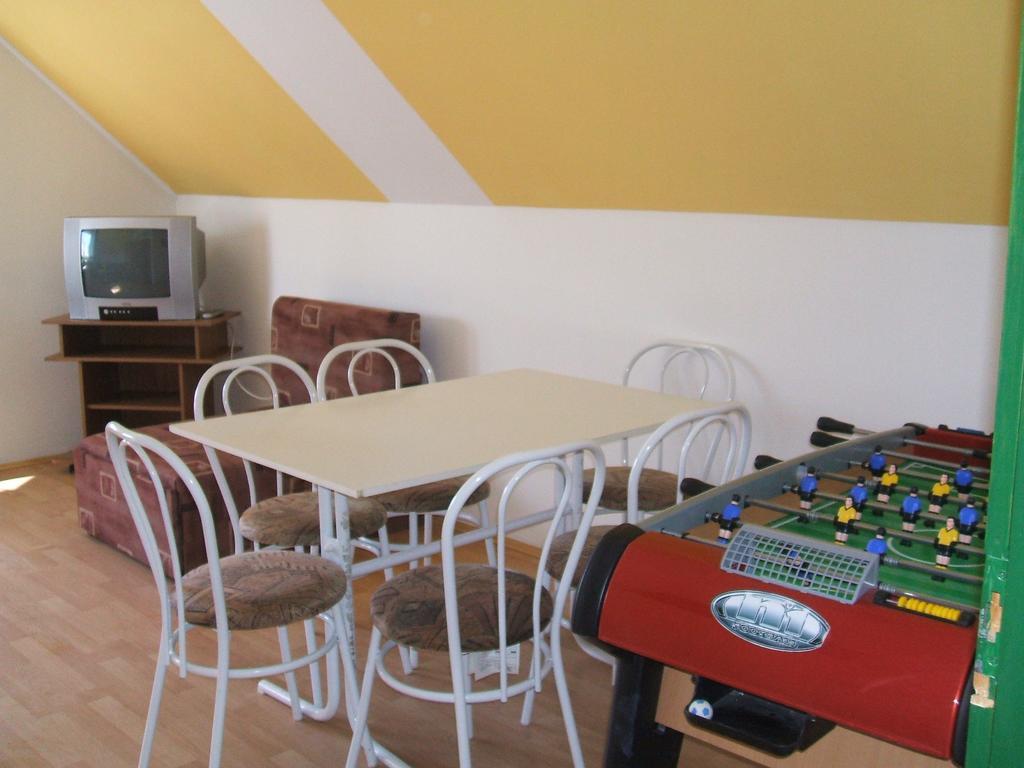 Abádszalók Feherszeker Apartmanok חדר תמונה