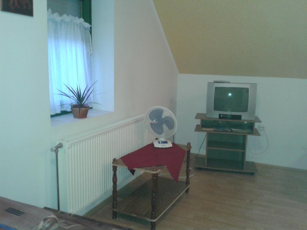Abádszalók Feherszeker Apartmanok חדר תמונה